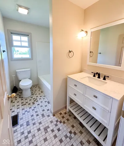 10085 S 400 E Markleville IN 46056