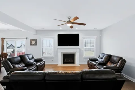 1066 Chesapeake Pointe Drive Lafayette IN 47909