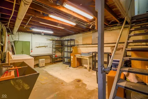 5613 E Washington Street Indianapolis IN 46219