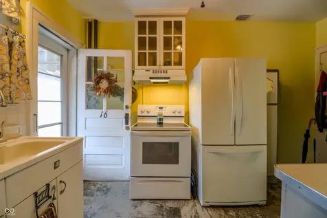 5613 E Washington Street Indianapolis IN 46219
