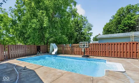 28 Homestead Drive Sheridan IN 46069