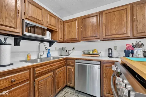 28 Homestead Drive Sheridan IN 46069