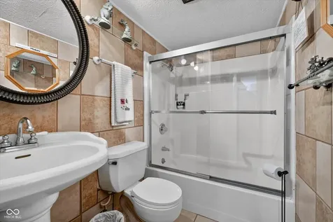28 Homestead Drive Sheridan IN 46069