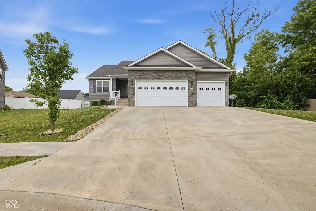 128 Woods Edge Boulevard E Greencastle IN 46135