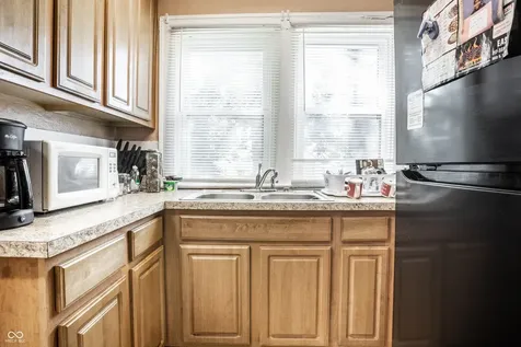 617-619 N Riley Avenue Indianapolis IN 46201