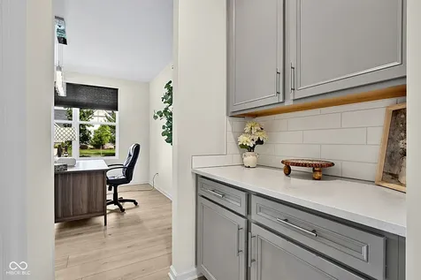 10236 Anees Fishers IN 46040