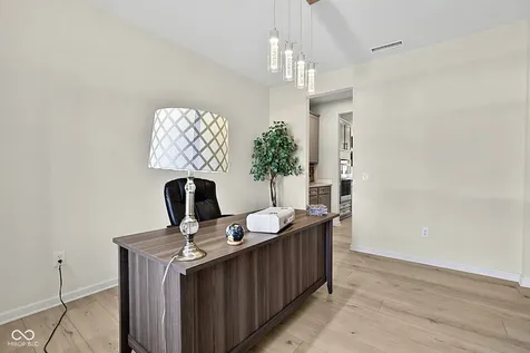 10236 Anees Fishers IN 46040