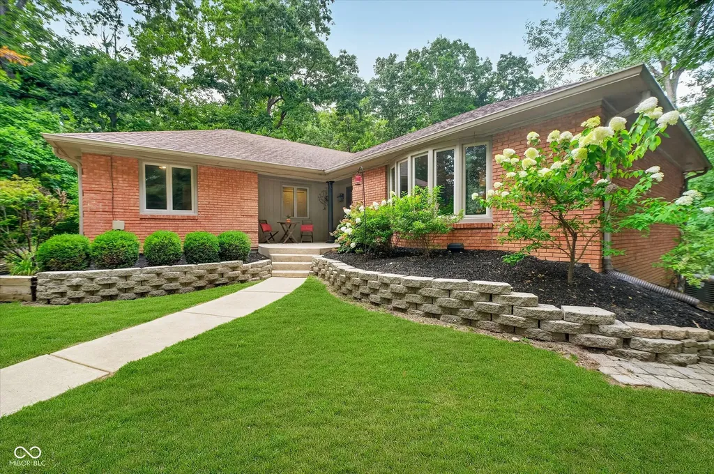 9226 Gleannloch Drive Indianapolis IN 46256
