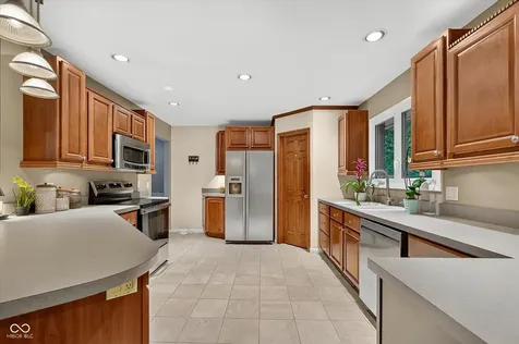 9226 Gleannloch Drive Indianapolis IN 46256