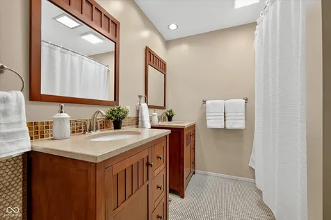 9226 Gleannloch Drive Indianapolis IN 46256
