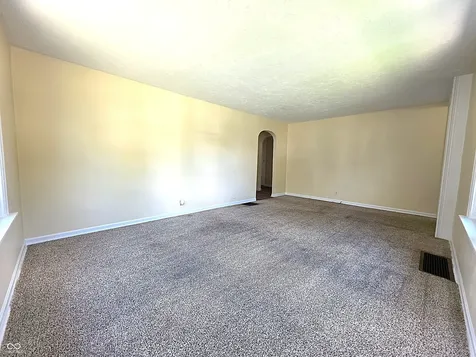 1229 W 7th Street Anderson IN 46016