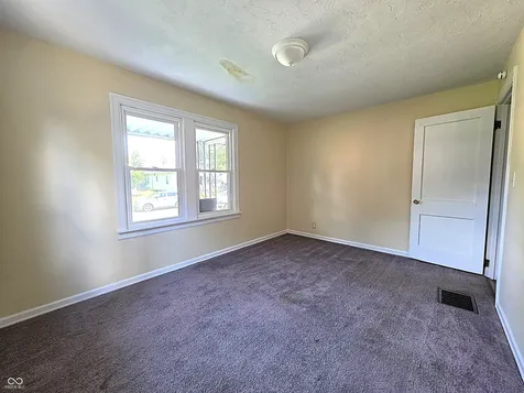 1229 W 7th Street Anderson IN 46016