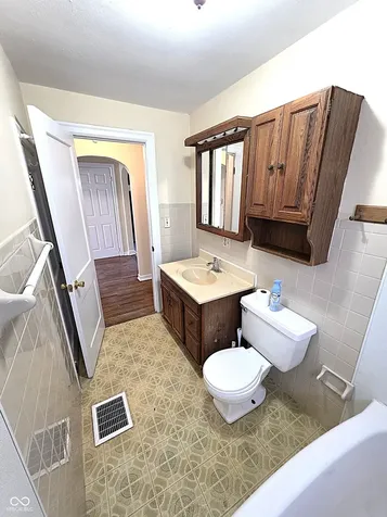 1229 W 7th Street Anderson IN 46016