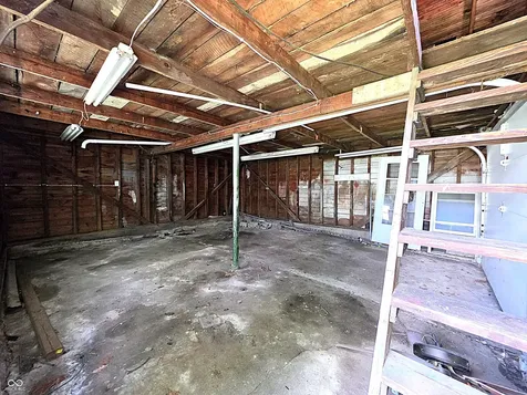 1229 W 7th Street Anderson IN 46016