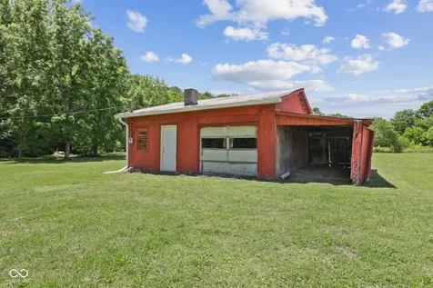 1529 Upper Schooner Road Nashville IN 47448