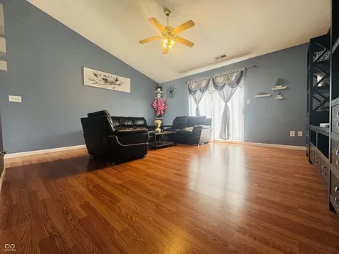 2615 Abalone Indianapolis IN 46217