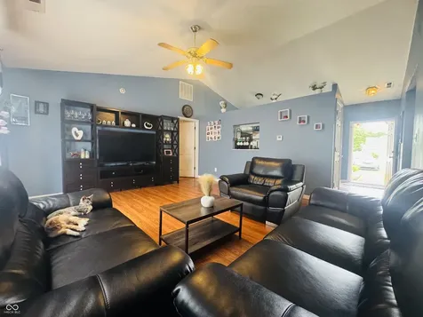 2615 Abalone Indianapolis IN 46217