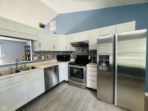 2615 Abalone Indianapolis IN 46217