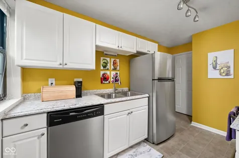 530 Sutherland Avenue Indianapolis IN 46205