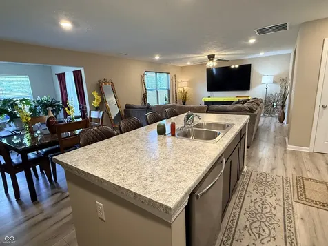 4152 Sedgewick Lane Columbus IN 47201