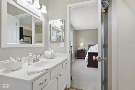 13931 Wakefield Place Fishers IN 46038