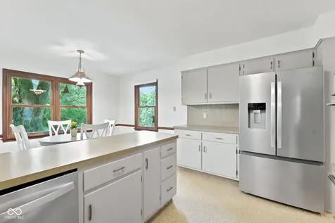 7631 Brookview Lane Indianapolis IN 46250