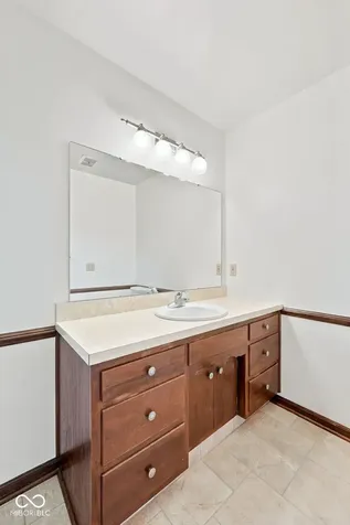 7631 Brookview Lane Indianapolis IN 46250