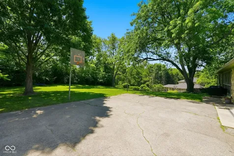 7631 Brookview Lane Indianapolis IN 46250