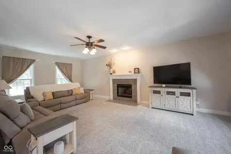 11121 Desert Glen Drive Fishers IN 46037