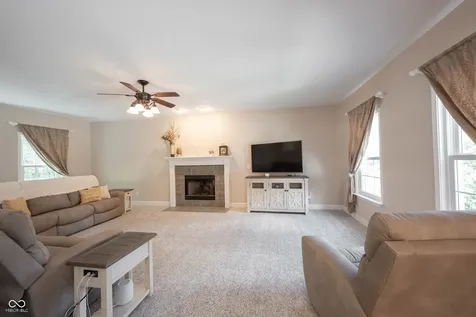 11121 Desert Glen Drive Fishers IN 46037