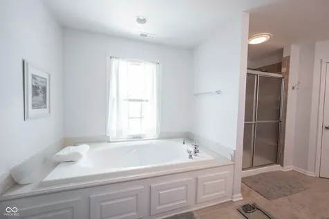 11121 Desert Glen Drive Fishers IN 46037