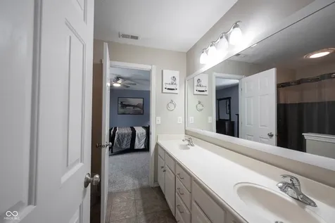 11121 Desert Glen Drive Fishers IN 46037