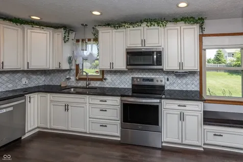 10304 Whispering Winds Drive Indianapolis IN 46234