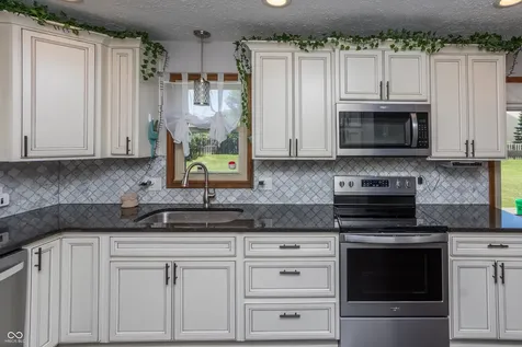 10304 Whispering Winds Drive Indianapolis IN 46234