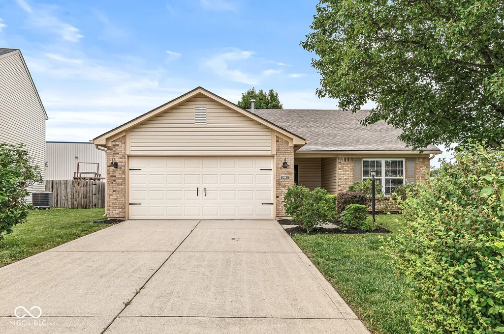 8236 Brambleberry Drive Indianapolis IN 46239