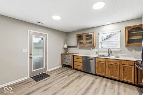 8236 Brambleberry Drive Indianapolis IN 46239