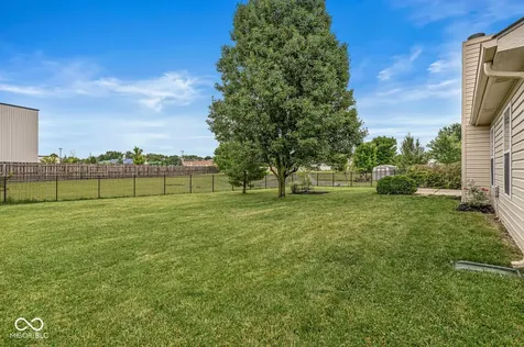 8236 Brambleberry Drive Indianapolis IN 46239