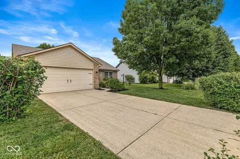 8236 Brambleberry Drive Indianapolis IN 46239