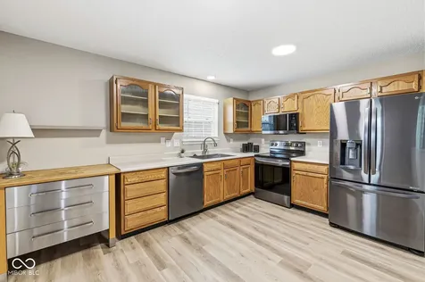 8236 Brambleberry Drive Indianapolis IN 46239
