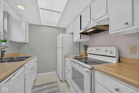 2932 Lake Shore Drive Indianapolis IN 46205