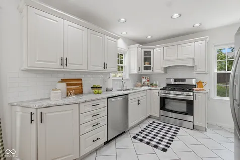 2428 Mcleay Drive Indianapolis IN 46220