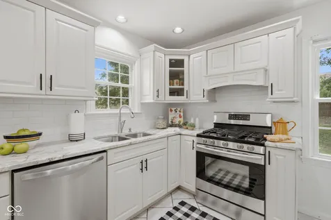 2428 Mcleay Drive Indianapolis IN 46220