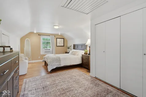 2428 Mcleay Drive Indianapolis IN 46220