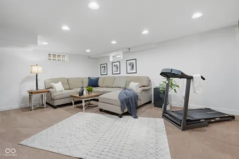2428 Mcleay Drive Indianapolis IN 46220