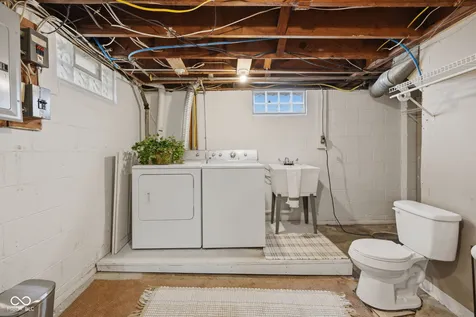 2428 Mcleay Drive Indianapolis IN 46220