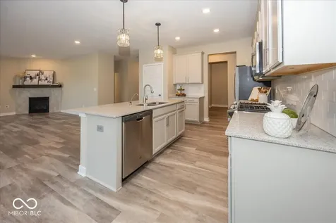 5178 Glendon Court Mccordsville IN 46055