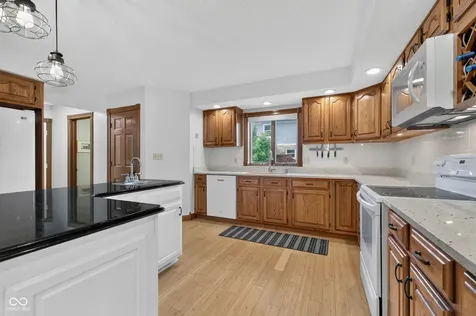 4121 Moss Ridge Lane Indianapolis IN 46237