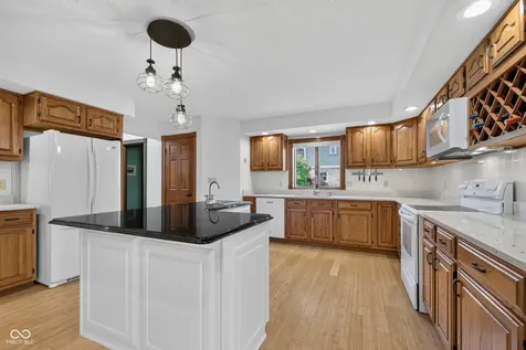 4121 Moss Ridge Lane Indianapolis IN 46237