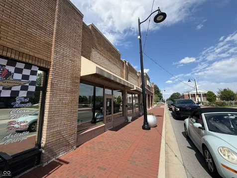 176 W Main Street Greenwood IN 46142
