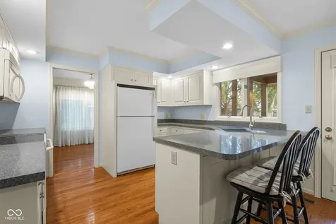 2712 Wildwood Place Columbus IN 47201